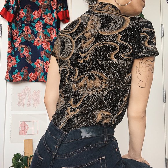 *sold* Sparkle Wave Top - Picture 5 of 5